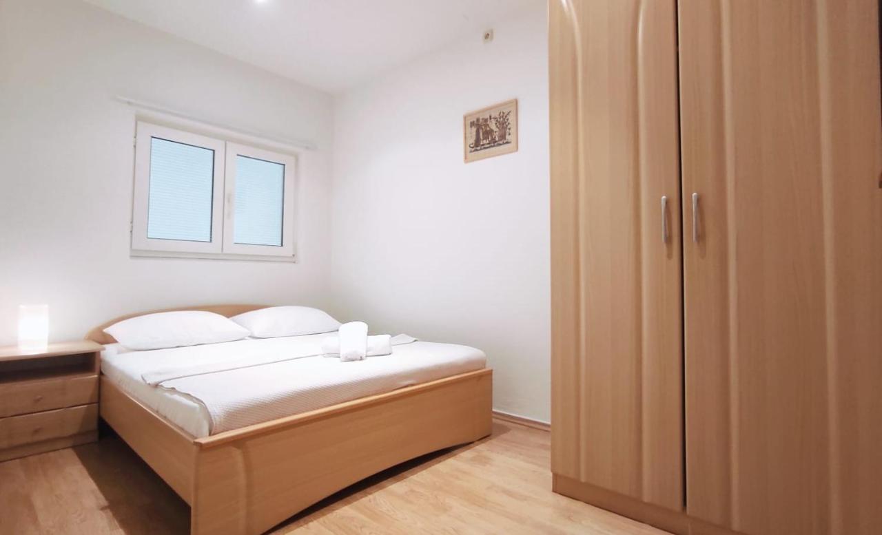 Apartman Sara Baška Voda Buitenkant foto