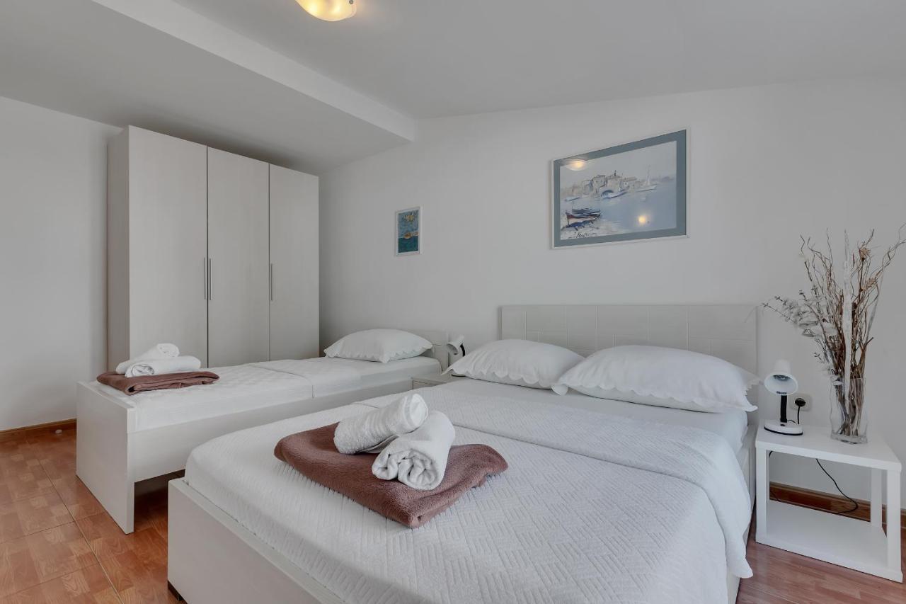 Apartman Sara Baška Voda Buitenkant foto