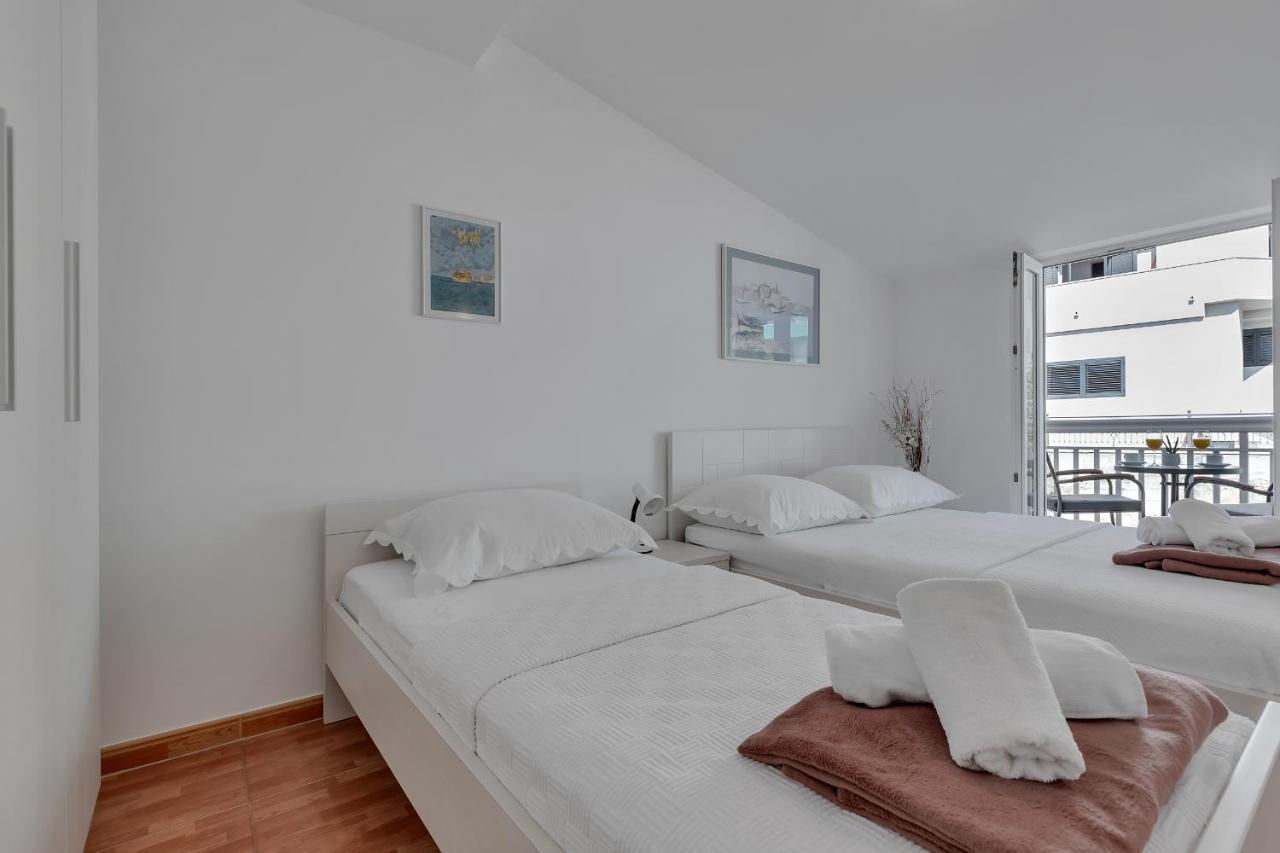 Apartman Sara Baška Voda Buitenkant foto