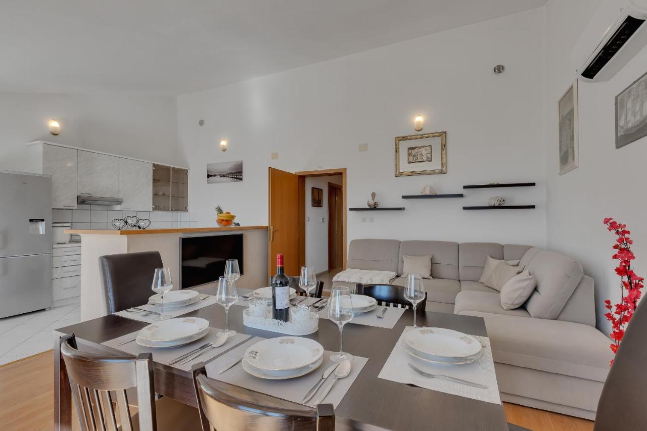 Apartman Sara Baška Voda Buitenkant foto