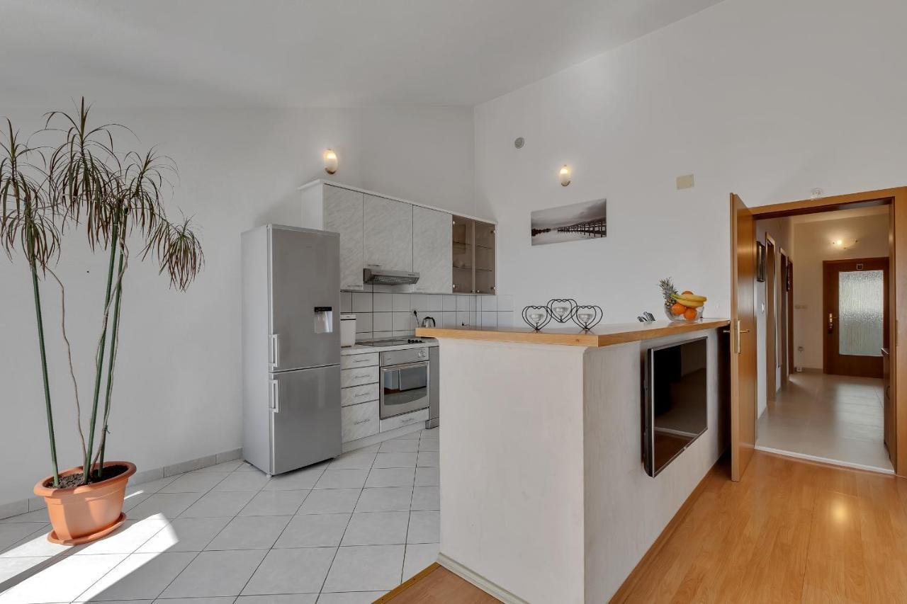 Apartman Sara Baška Voda Buitenkant foto
